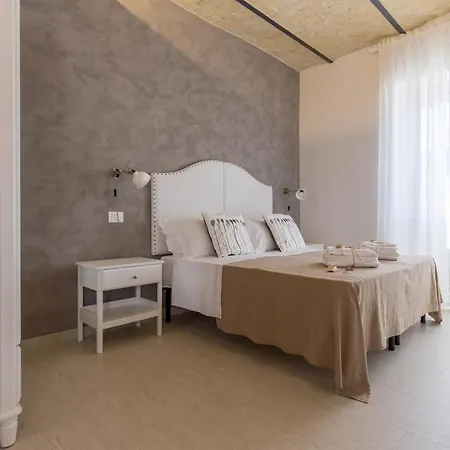 Bed and Breakfast Al Faro Bianco E Con Parcheggio