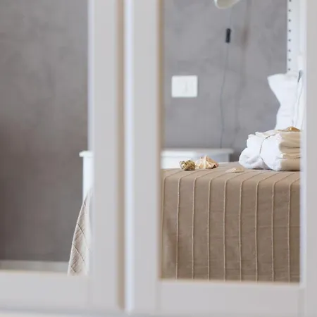 Al Faro Bianco E Con Parcheggio Bed and Breakfast Vasto