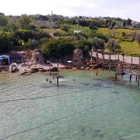 Bed and Breakfast Al Faro Bianco E Con Parcheggio 4*