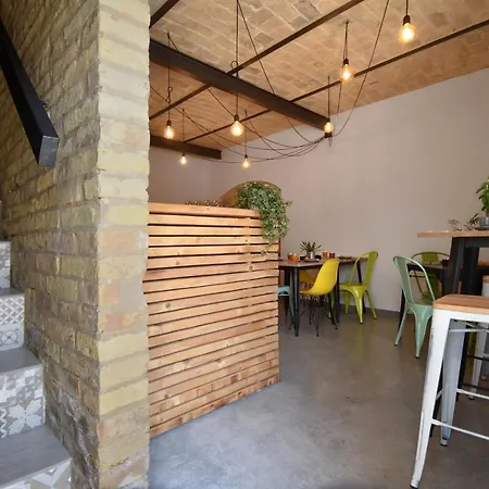 Al Faro Bianco E Con Parcheggio Bed and Breakfast