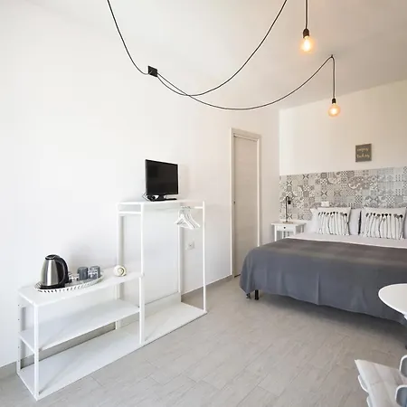 Al Faro Bianco E Con Parcheggio Bed and Breakfast Vasto