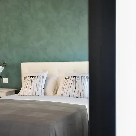 Al Faro Bianco E Con Parcheggio