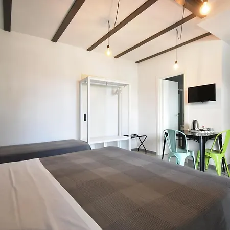 Al Faro Bianco E Con Parcheggio Bed and Breakfast 4*