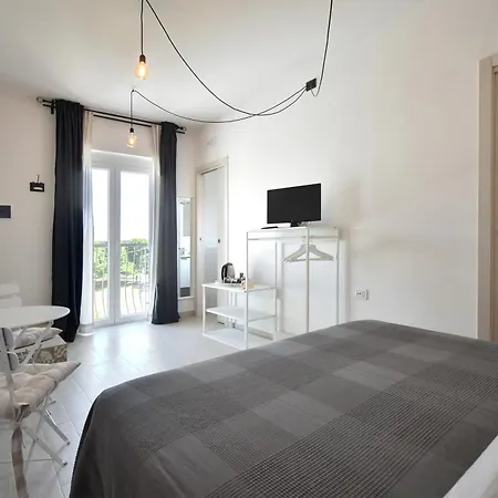 Al Faro Bianco E Con Parcheggio Bed and Breakfast Vasto