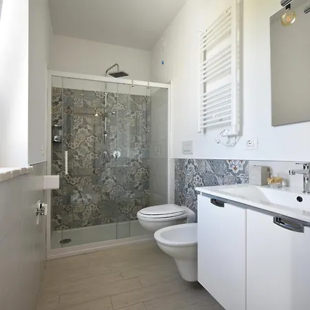 Al Faro Bianco E Con Parcheggio