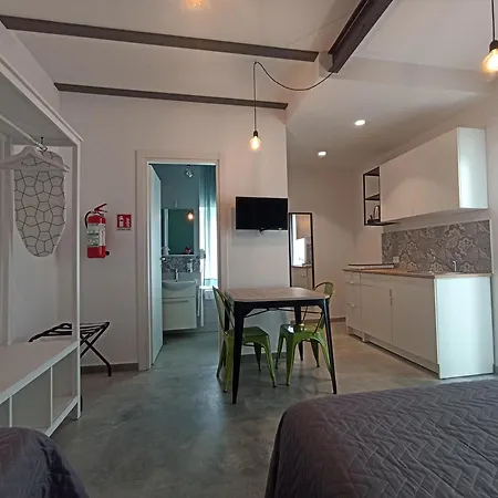 Al Faro Bianco E Con Parcheggio 4*