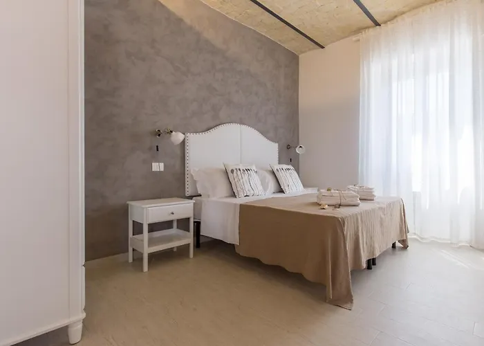 Bed & Breakfast Al Faro Bianco E Con Parcheggio