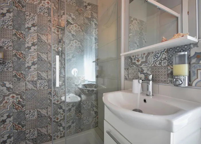 Bed & Breakfast Al Faro Bianco E Con Parcheggio 4*