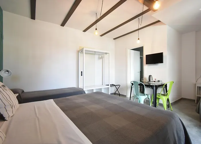 Al Faro Bianco E Con Parcheggio Bed & Breakfast 4*