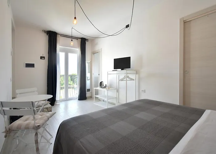 Al Faro Bianco E Con Parcheggio Bed & Breakfast Vasto