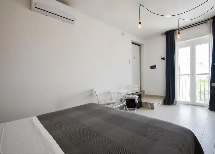 Bed & Breakfast Al Faro Bianco E Con Parcheggio 4*