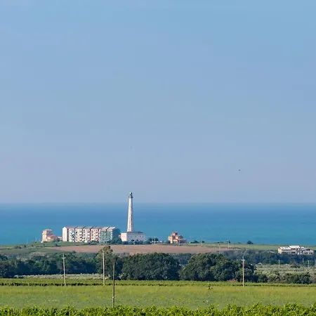 Al Faro Bianco E Con Parcheggio *