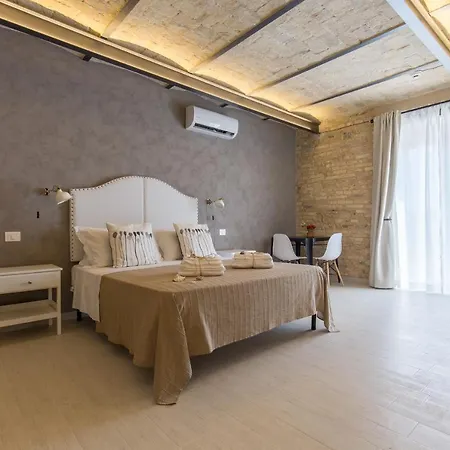 Al Faro Bianco E Con Parcheggio Bed & Breakfast