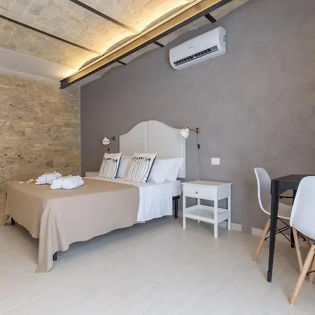 Al Faro Bianco E Con Parcheggio Vasto