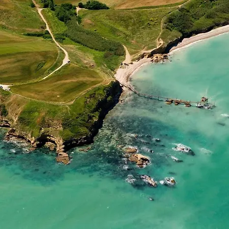 Bed & Breakfast Al Faro Bianco E Con Parcheggio Vasto