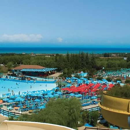 Al Faro Bianco E Con Parcheggio Bed & Breakfast