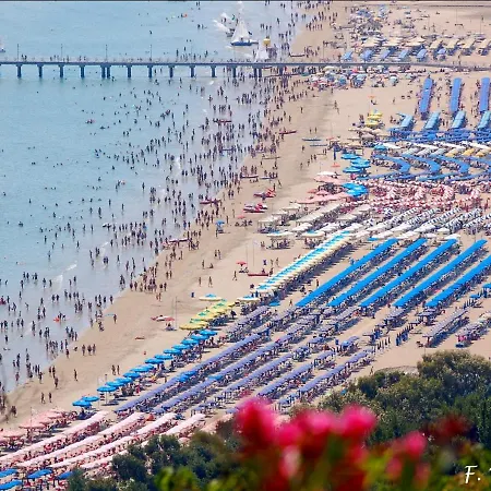 Bed & Breakfast Al Faro Bianco E Con Parcheggio Vasto