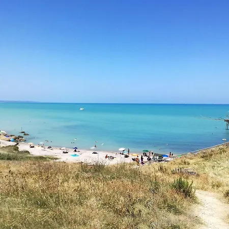 Al Faro Bianco E Con Parcheggio Bed & Breakfast Vasto