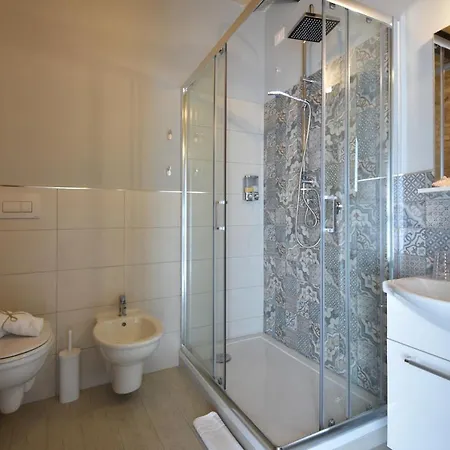 Al Faro Bianco E Con Parcheggio Bed & Breakfast