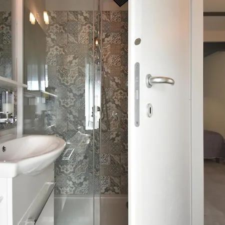 Al Faro Bianco E Con Parcheggio 4*