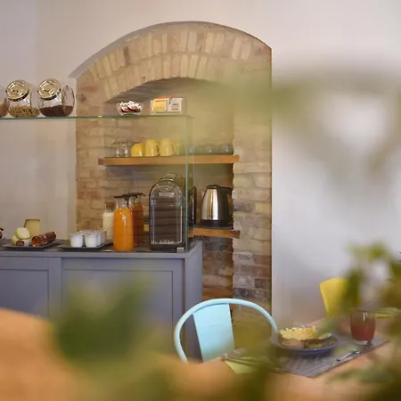 Frühstückspension Al Faro Bianco E Con Parcheggio 4*