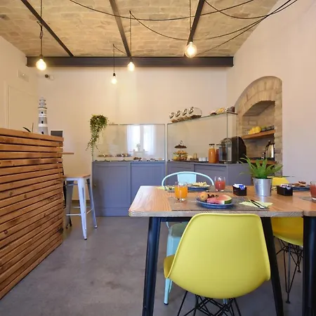Bed & Breakfast Al Faro Bianco E Con Parcheggio Vasto
