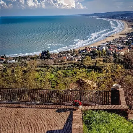 Bed & Breakfast Al Faro Bianco *