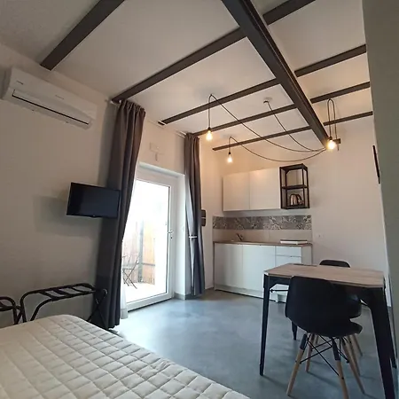 Bed & Breakfast Al Faro Bianco E Con Parcheggio Vasto