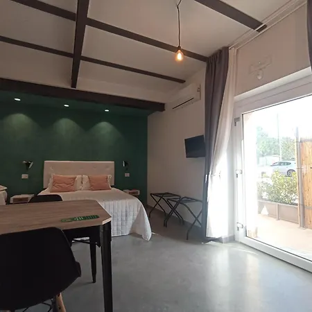 Al Faro Bianco E Con Parcheggio Bed & Breakfast