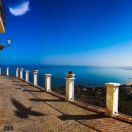 Al Faro Bianco E Con Parcheggio 4* Vasto