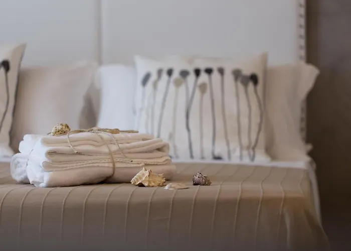 Al Faro Bianco E Con Parcheggio Bed & Breakfast 4*