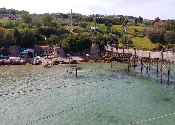 Oda ve Kahvaltı Al Faro Bianco E Con Parcheggio 4*