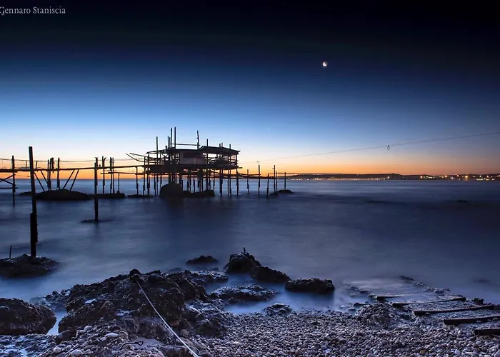 Al Faro Bianco E Con Parcheggio Oda ve Kahvaltı Vasto