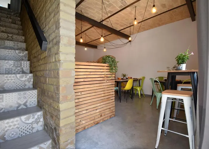 Al Faro Bianco E Con Parcheggio Oda ve Kahvaltı