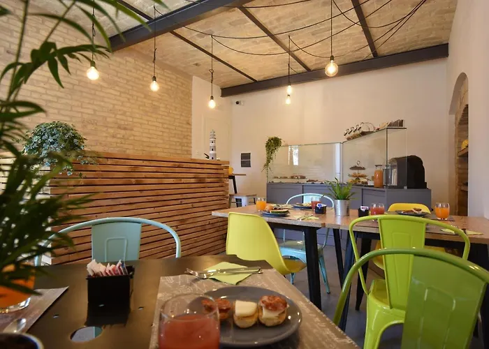 Al Faro Bianco E Con Parcheggio Bed & Breakfast 4*