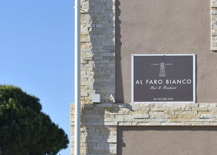 Al Faro Bianco E Con Parcheggio Oda ve Kahvaltı 4*