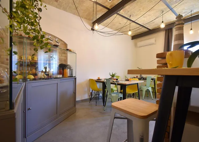 Al Faro Bianco E Con Parcheggio 4*