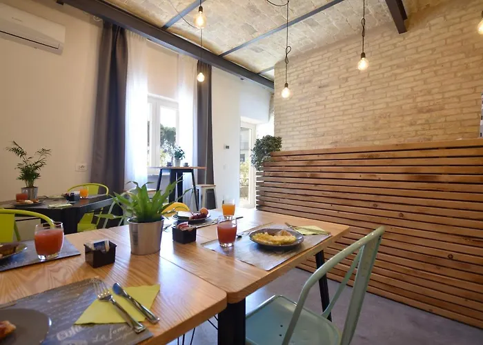 Oda ve Kahvaltı Al Faro Bianco E Con Parcheggio Vasto