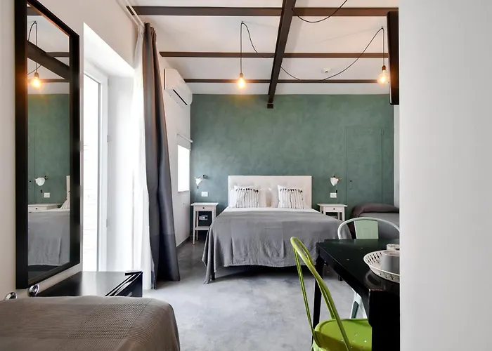 Bed & Breakfast Al Faro Bianco E Con Parcheggio 4*