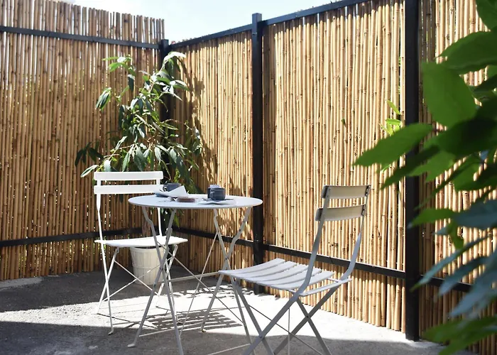 Al Faro Bianco E Con Parcheggio Bed & Breakfast