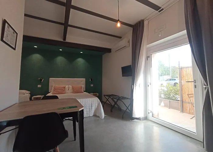 Al Faro Bianco E Con Parcheggio Oda ve Kahvaltı